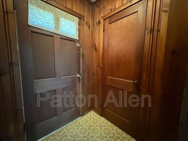 110 Locust Ct - Photo 2 of 24