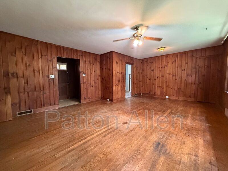 110 Locust Ct - Photo 4 of 24