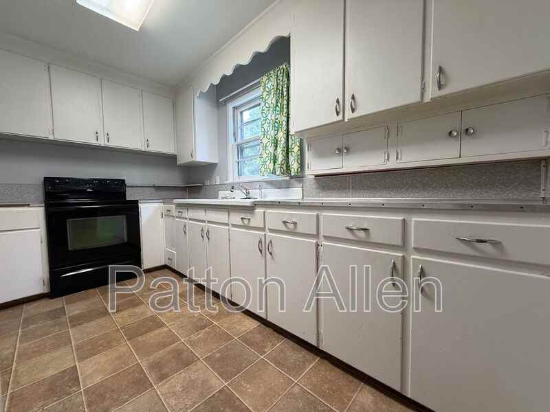 110 Locust Ct - Photo 5 of 24