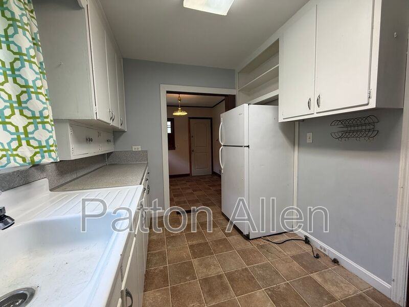 110 Locust Ct - Photo 7 of 24