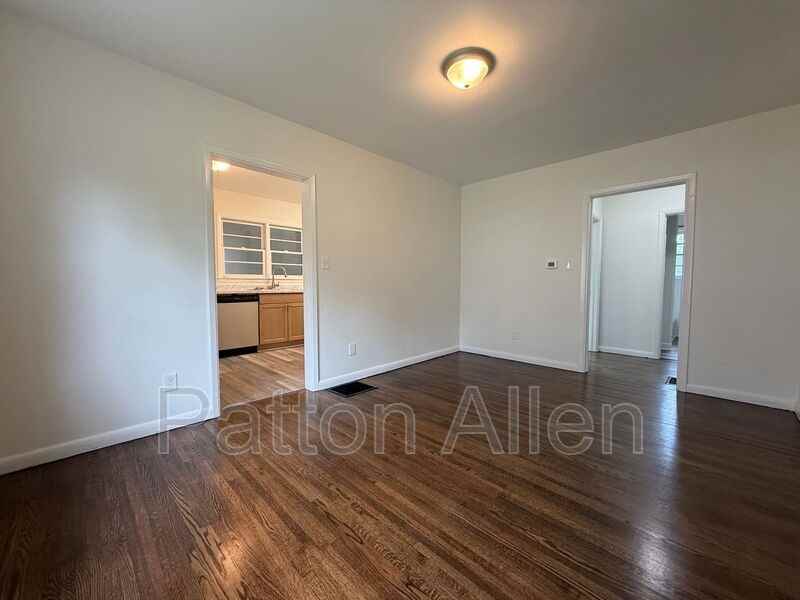 184 Pennsylvania Ave - Photo 5 of 18