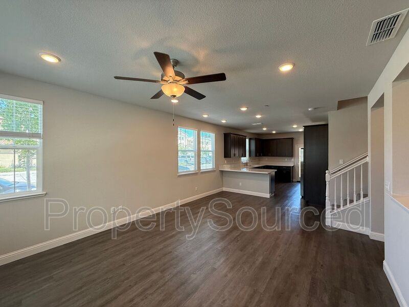 948 Posey St - Photo 7 of 50