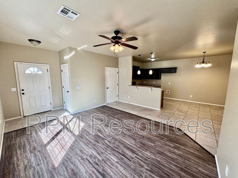 151 Bison Court Way - Photo 5 of 20