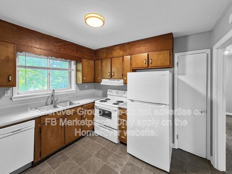 703 Barlow Way - Photo 5 of 19
