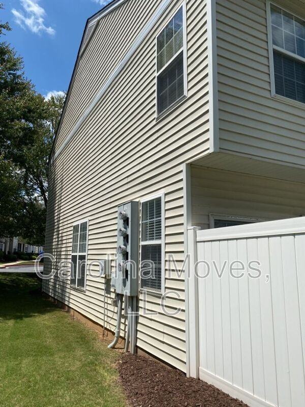100 Xander Dr - Photo 4 of 7