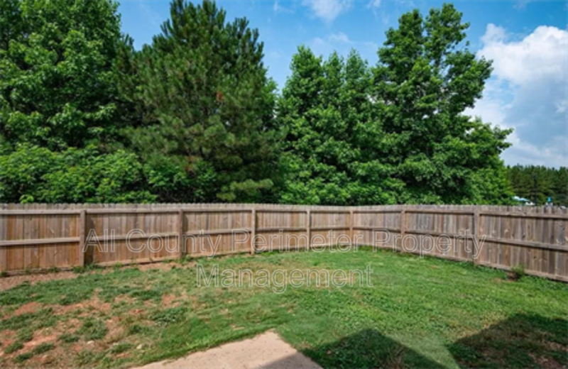 708 Riverside Dr Nw - Photo 2 of 11