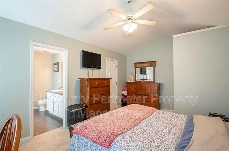 708 Riverside Dr Nw - Photo 7 of 11