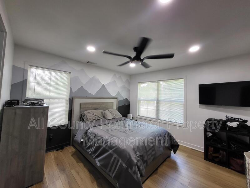 2107 Pinehurst Dr - Photo 5 of 10