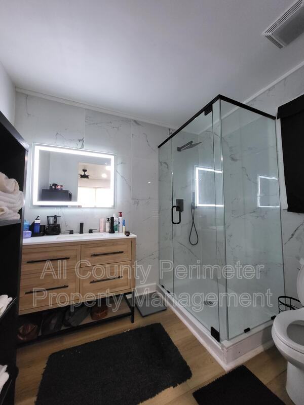 2107 Pinehurst Dr - Photo 6 of 10
