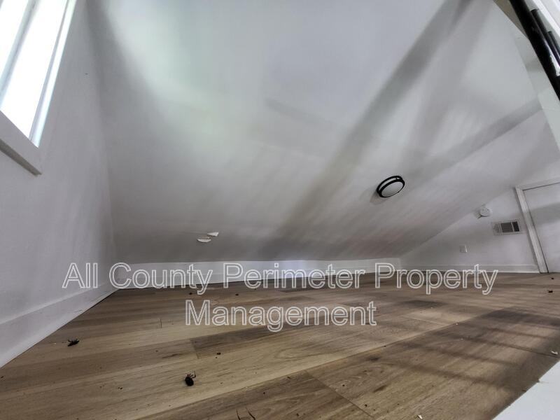 2107 Pinehurst Dr - Photo 7 of 10