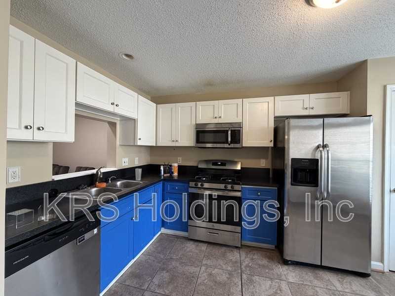 940 Allendale Dr - Photo 2 of 19
