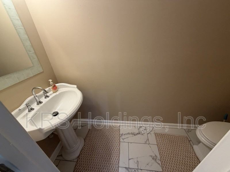 940 Allendale Dr - Photo 5 of 19