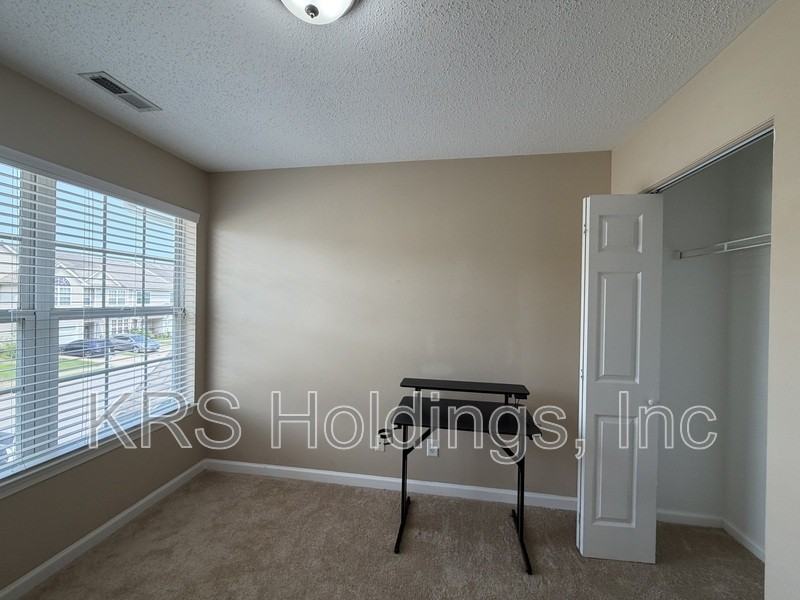 940 Allendale Dr - Photo 6 of 19
