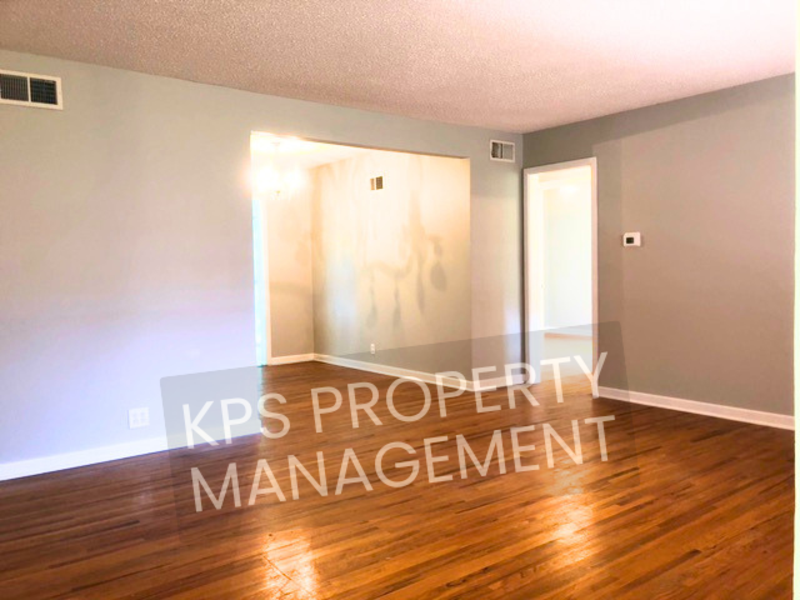1714 Drollinger St - Photo 2 of 10