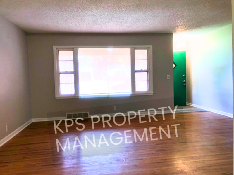 1714 Drollinger St - Photo 3 of 10