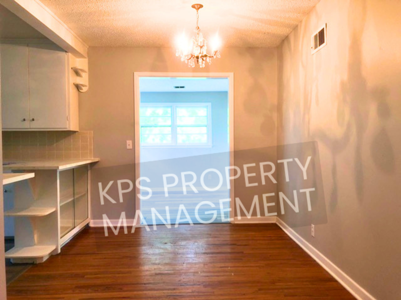 1714 Drollinger St - Photo 4 of 10
