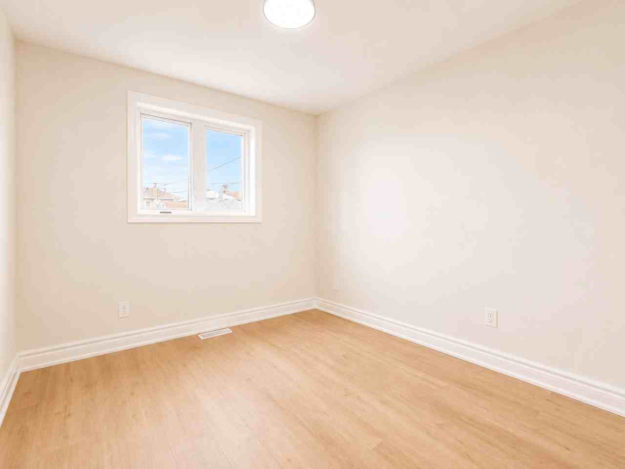 300 Earlscourt Avenue #1 - Photo 3 of 6
