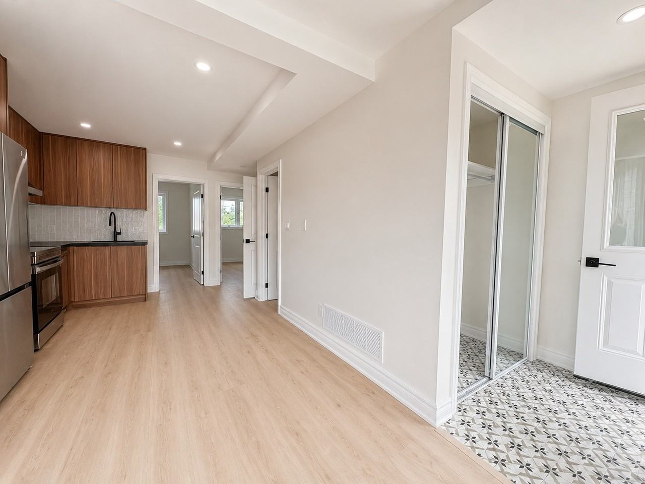 300 Earlscourt Avenue #1 - Photo 5 of 6