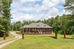 featured image of 785 Glenwood Dr