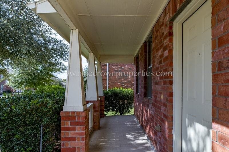 3208 Grant St - Photo 4 of 45