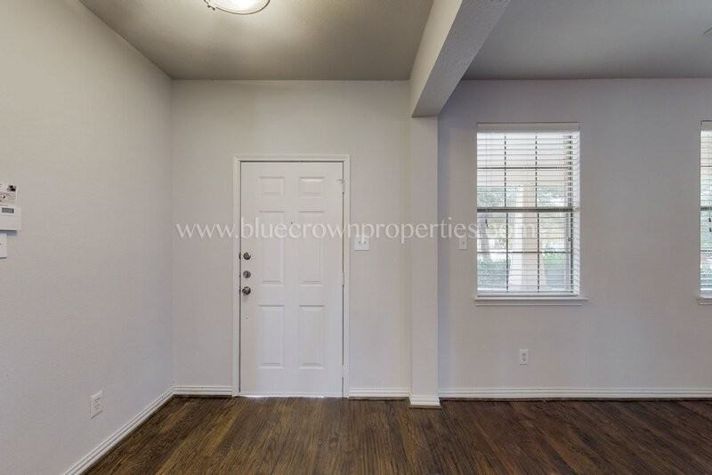 3208 Grant St - Photo 3 of 34