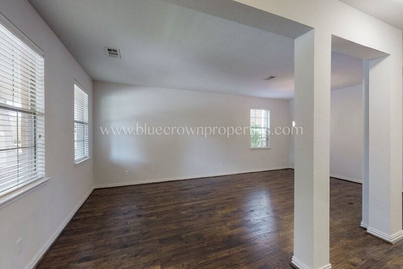 3208 Grant St - Photo 4 of 34