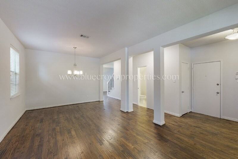 3208 Grant St - Photo 5 of 34