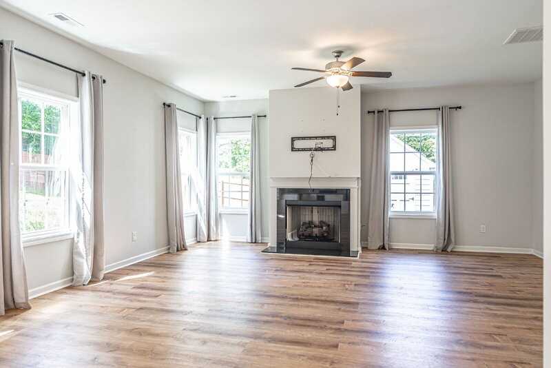 130 Henley Pl - Photo 4 of 31