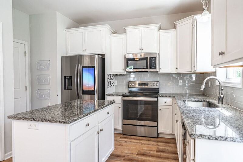 130 Henley Pl - Photo 6 of 31
