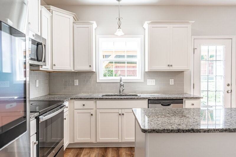 130 Henley Pl - Photo 7 of 31