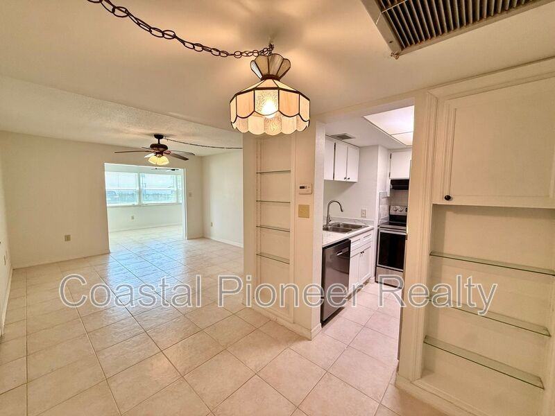 5132 Amulet Dr - Photo 5 of 23