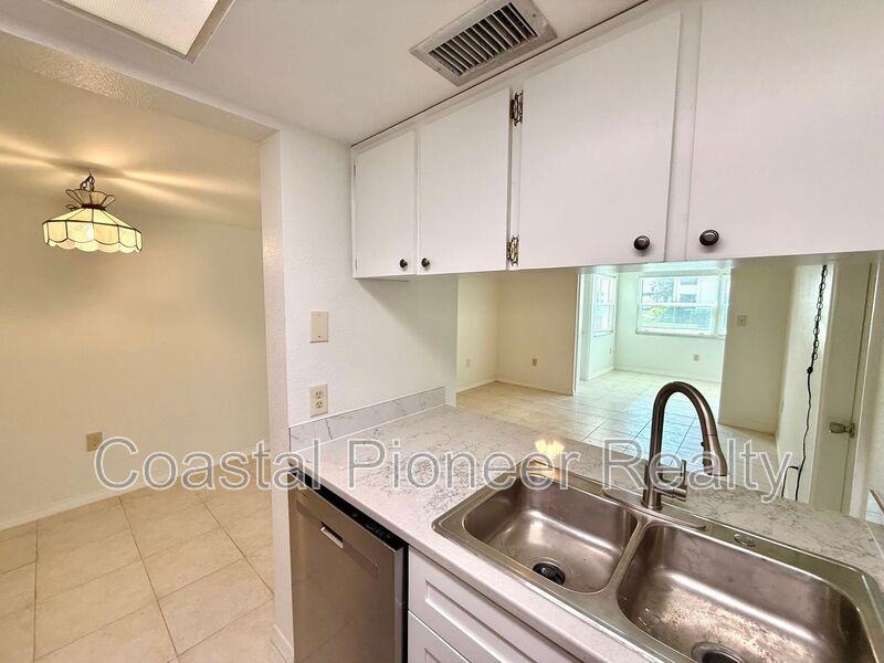 5132 Amulet Dr - Photo 7 of 23