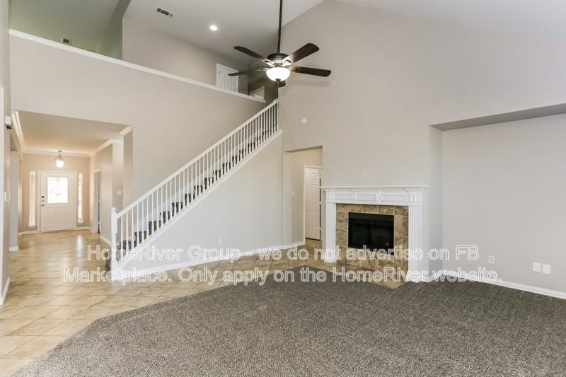 705 Champlain Ct - Photo 3 of 21