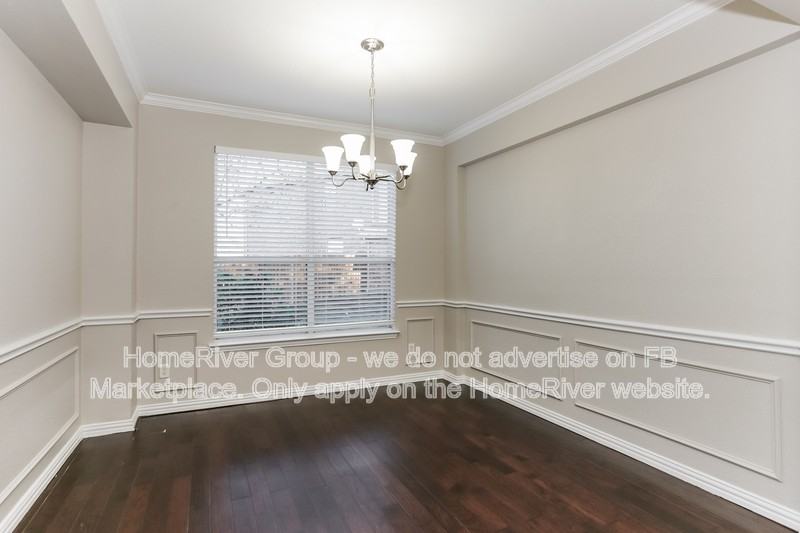 705 Champlain Ct - Photo 4 of 21
