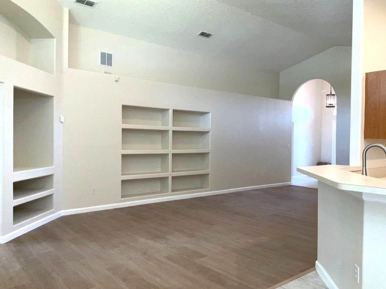 3248 Callerton Rd - Photo 4 of 27