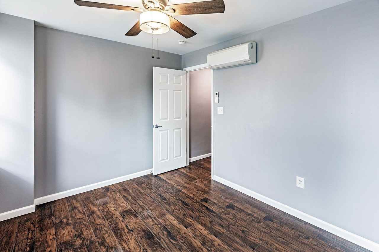 705 S Van Buren St - Photo 5 of 13