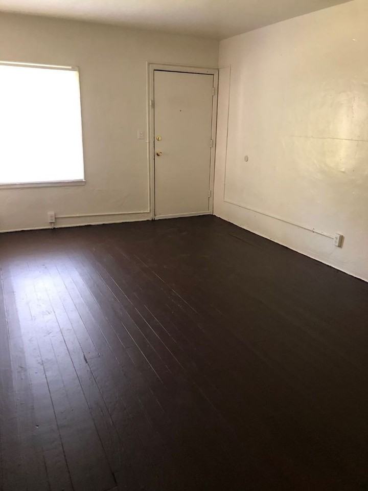 1229 E 54th St - Photo 2 of 9