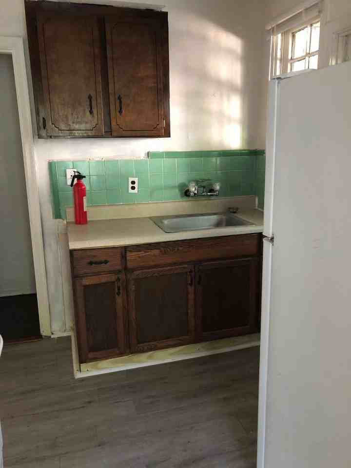 1229 E 54th St - Photo 5 of 9