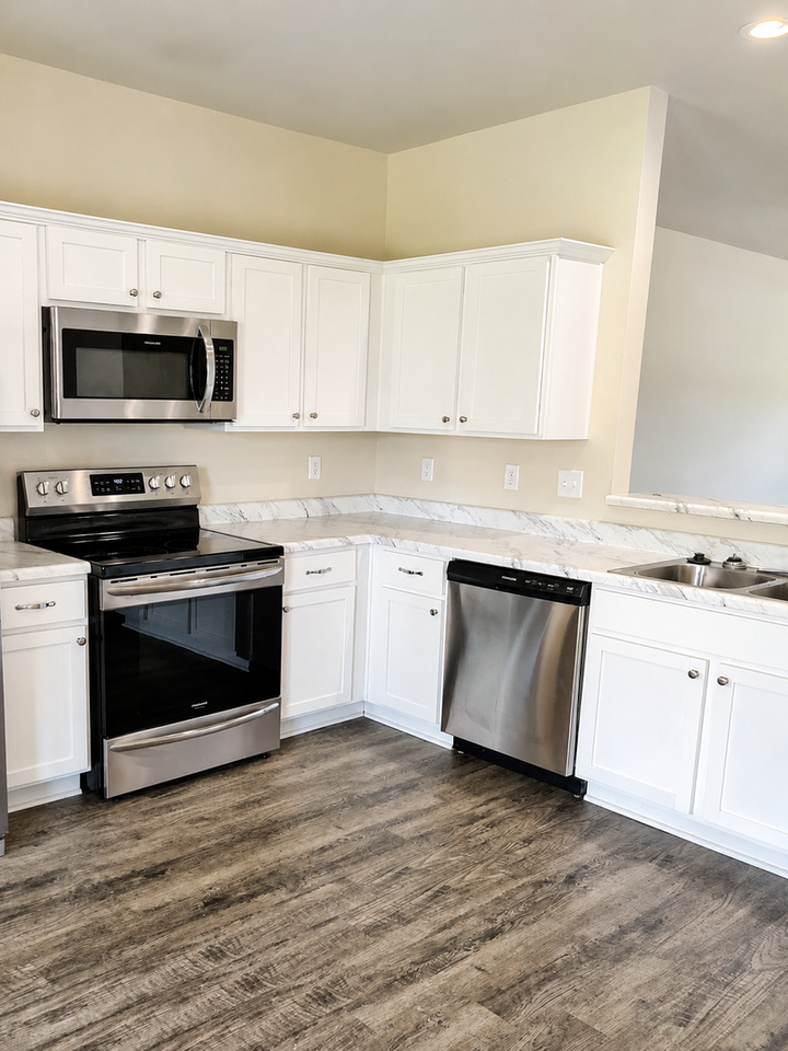 5313 Brody Dr - Photo 4 of 13
