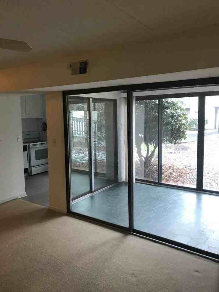 39 Spring Ct - Photo 3 of 18