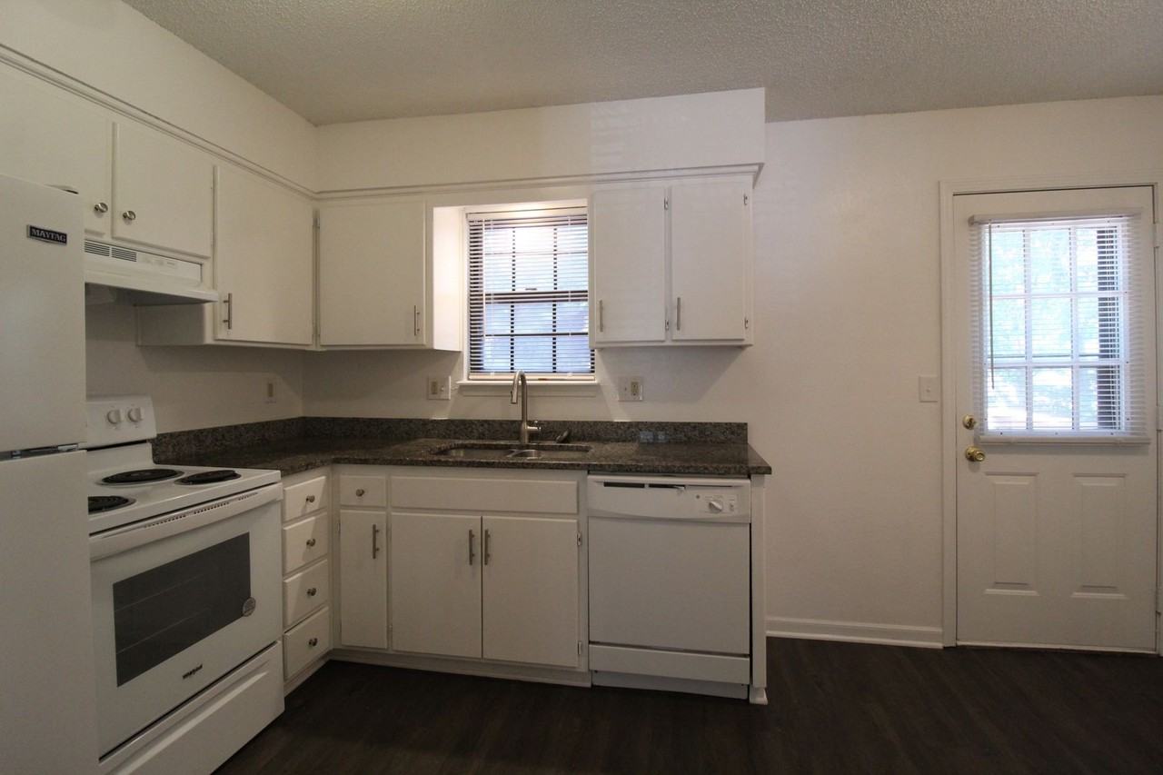 115 N Saxony Dr - Photo 4 of 13