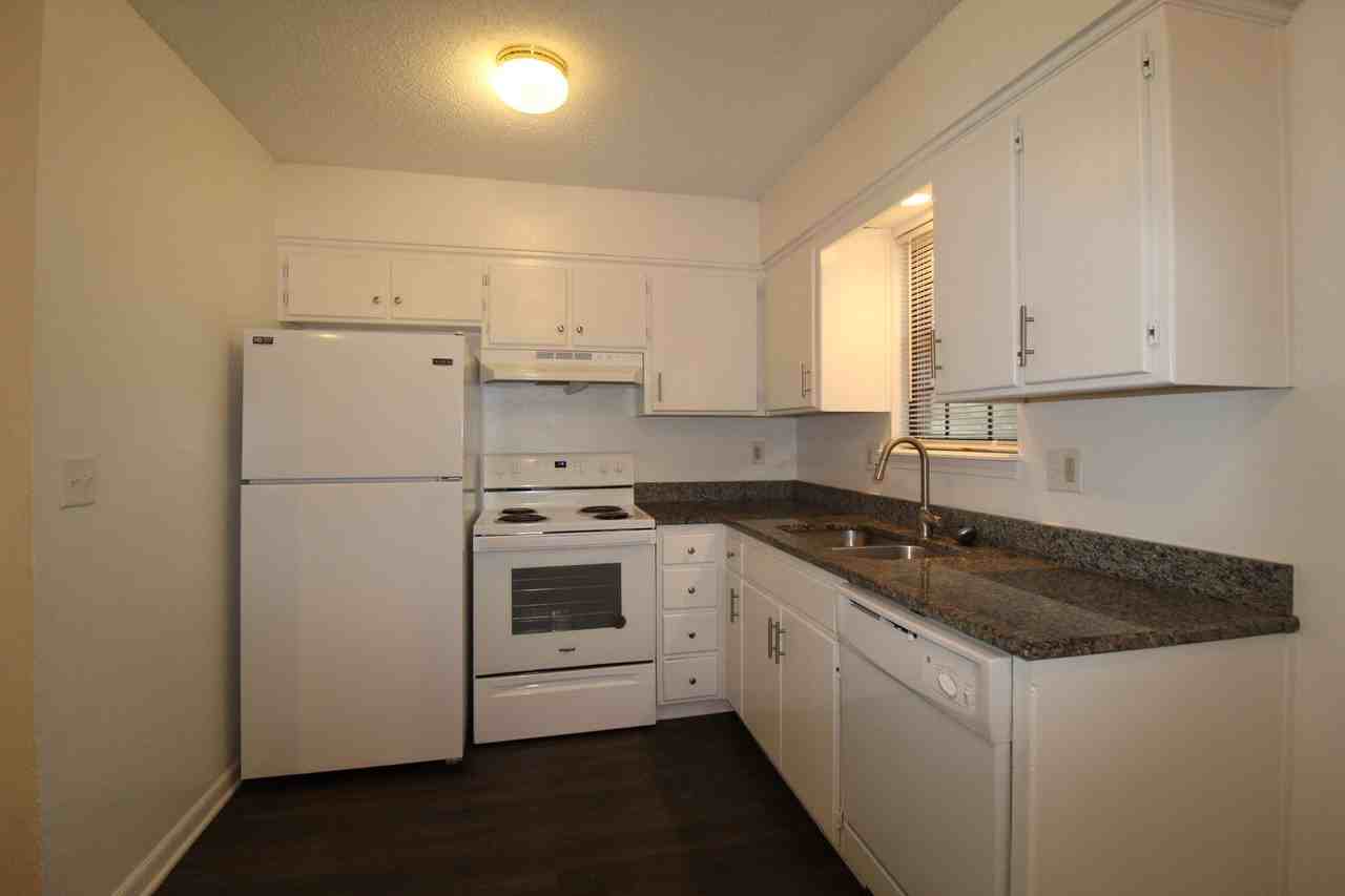 115 N Saxony Dr - Photo 5 of 13