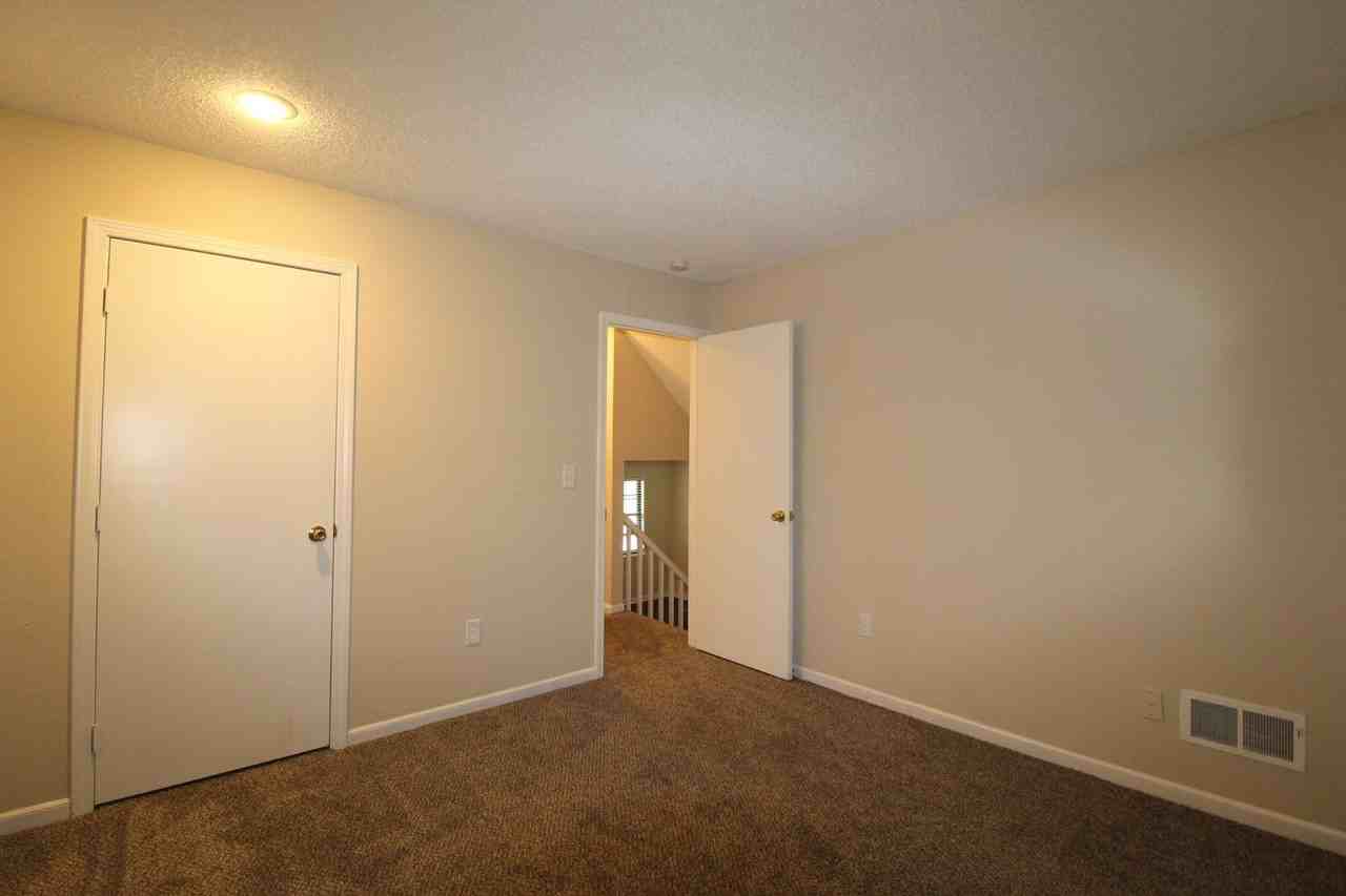115 N Saxony Dr - Photo 7 of 13