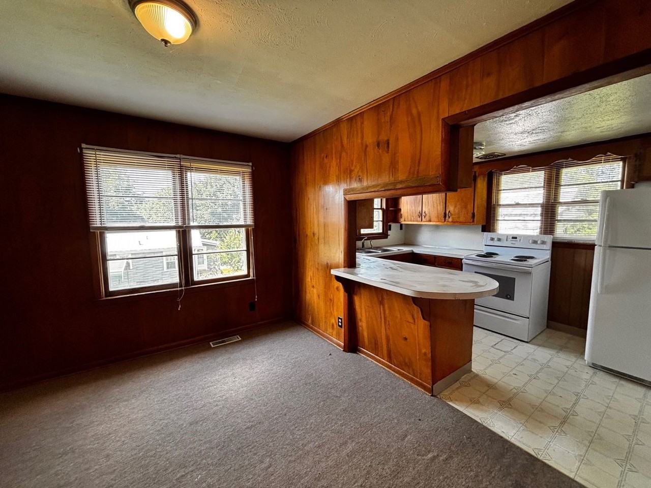 104 Meridith St - Photo 2 of 8