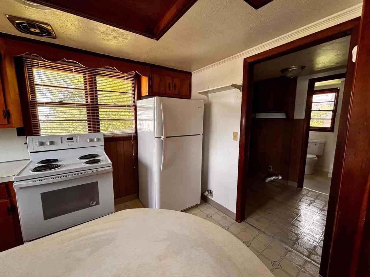 104 Meridith St - Photo 3 of 8