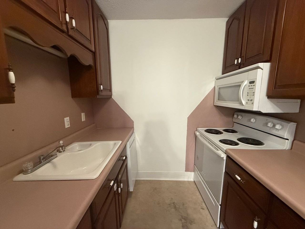 1110 Chandler Dr #101 - Photo 5 of 13