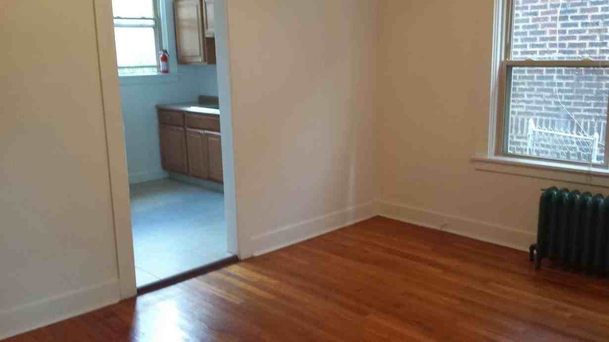 5923 Douglas St - Photo 6 of 22