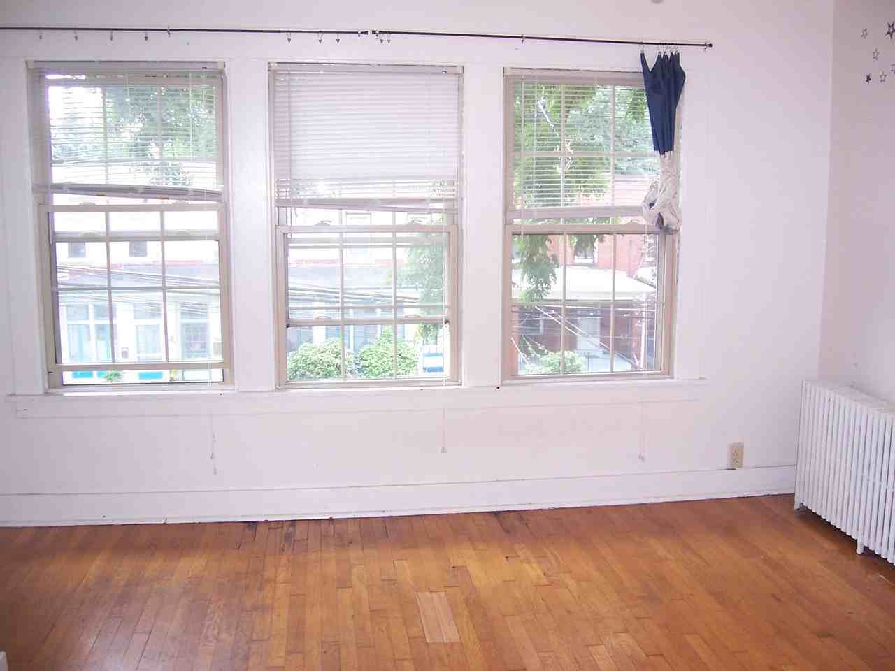 5923 Douglas St - Photo 7 of 22