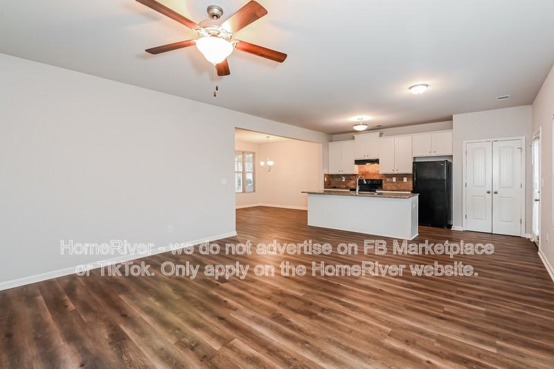 196 Daisy Cir - Photo 3 of 18