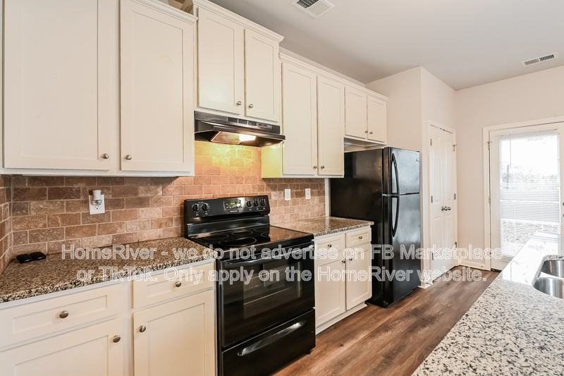 196 Daisy Cir - Photo 5 of 18